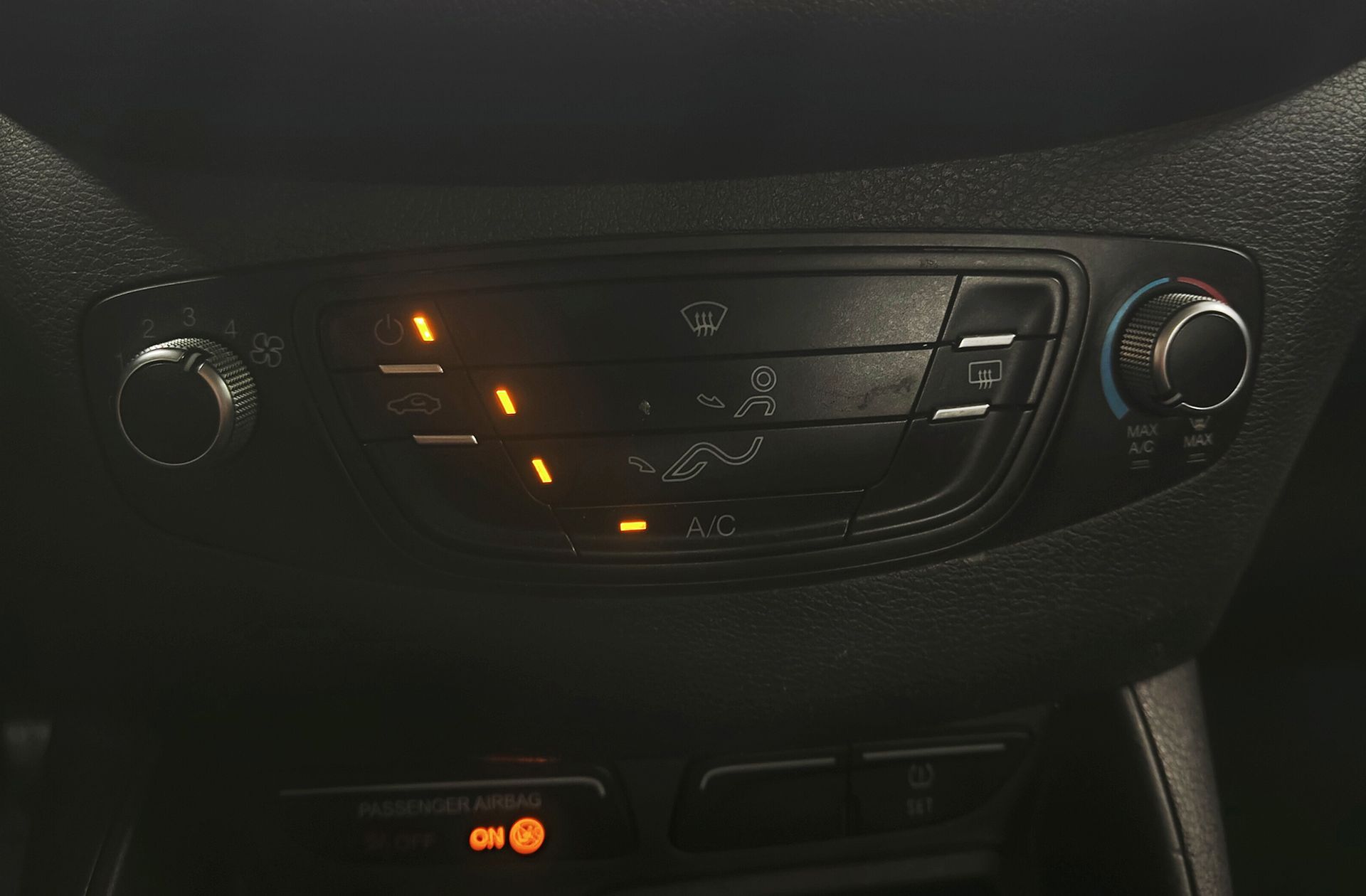 Ford Tourneo Courier 1.5 TDCi Ambiente - foto 20