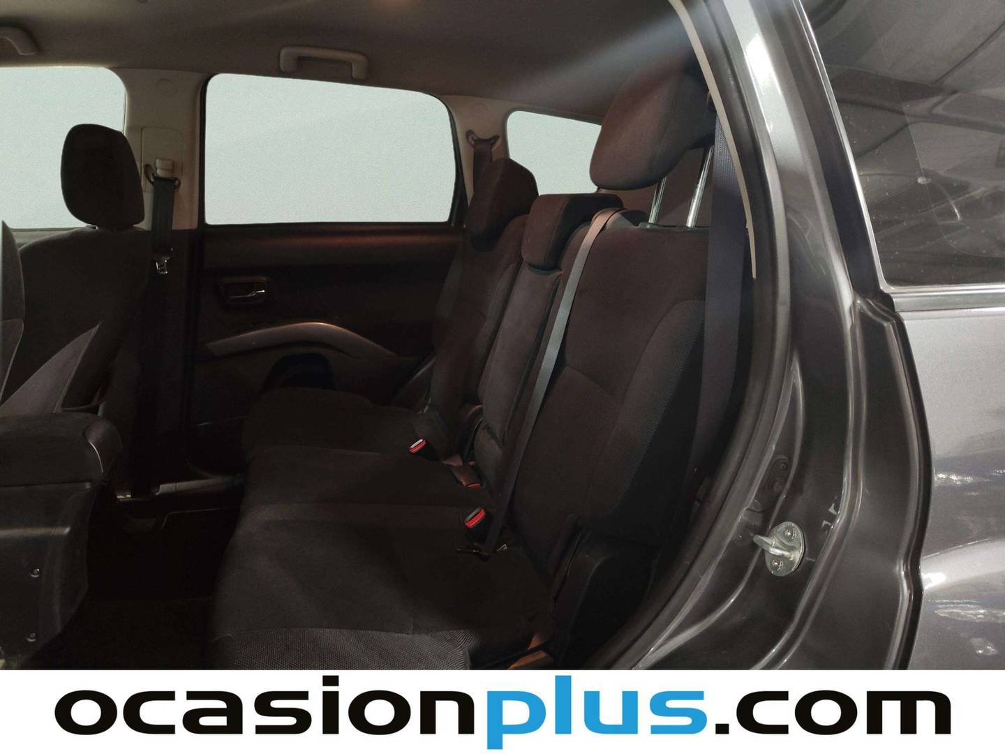 Foto asientos traseros Mitsubishi Outlander Mitsubishi Outlander 2.0 DI-D Intense (140 CV)