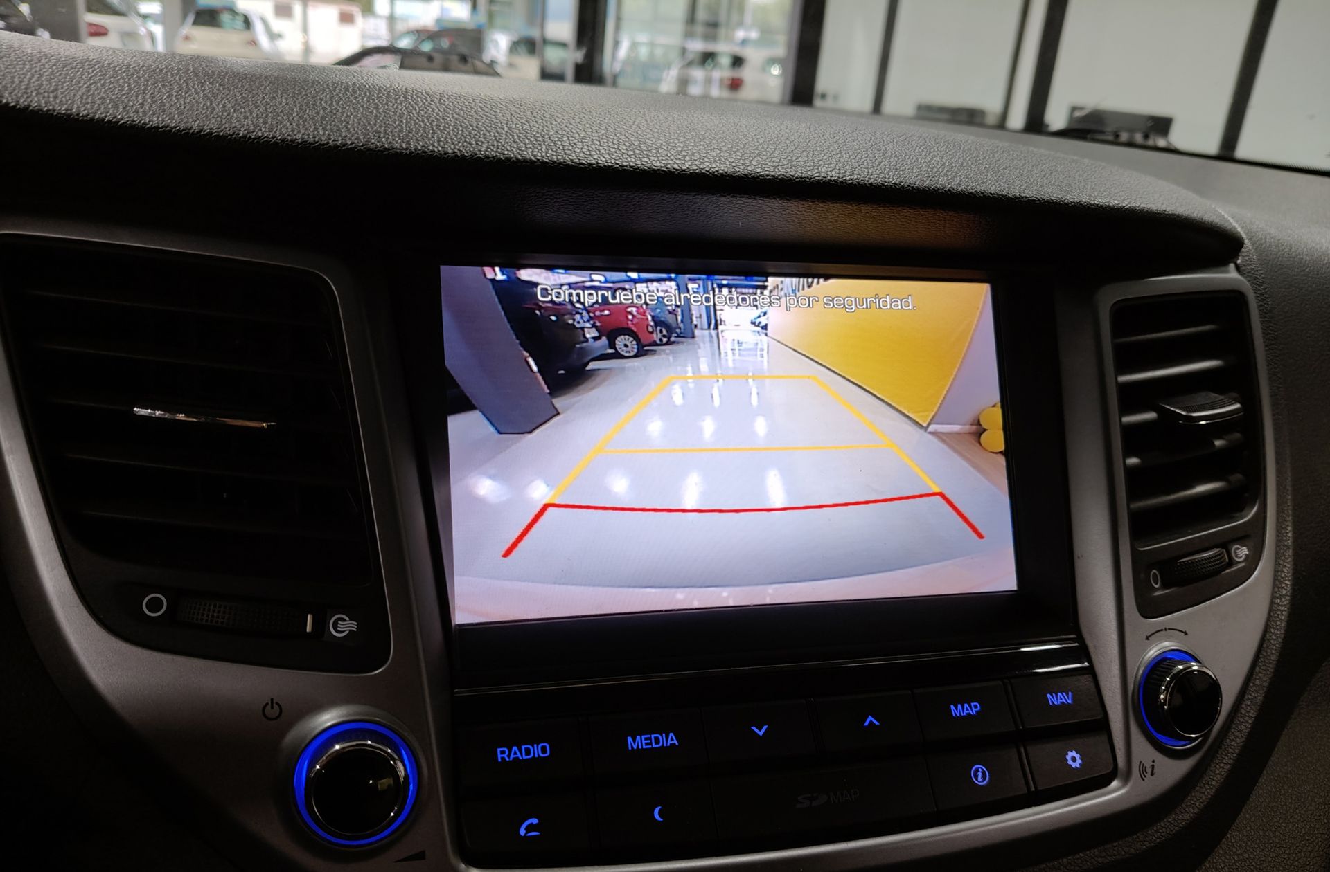 Hyundai Tucson 1.6 GDI BlueDrive 25 Aniversario 4x2 - foto 8