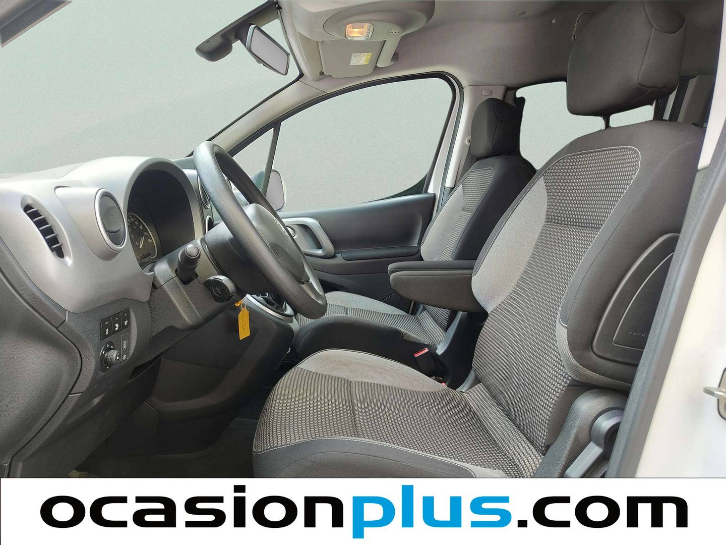 Foto asientos delanteros Peugeot Partner Peugeot Partner Tepee BlueHDi 120 Outdoor (120 CV)