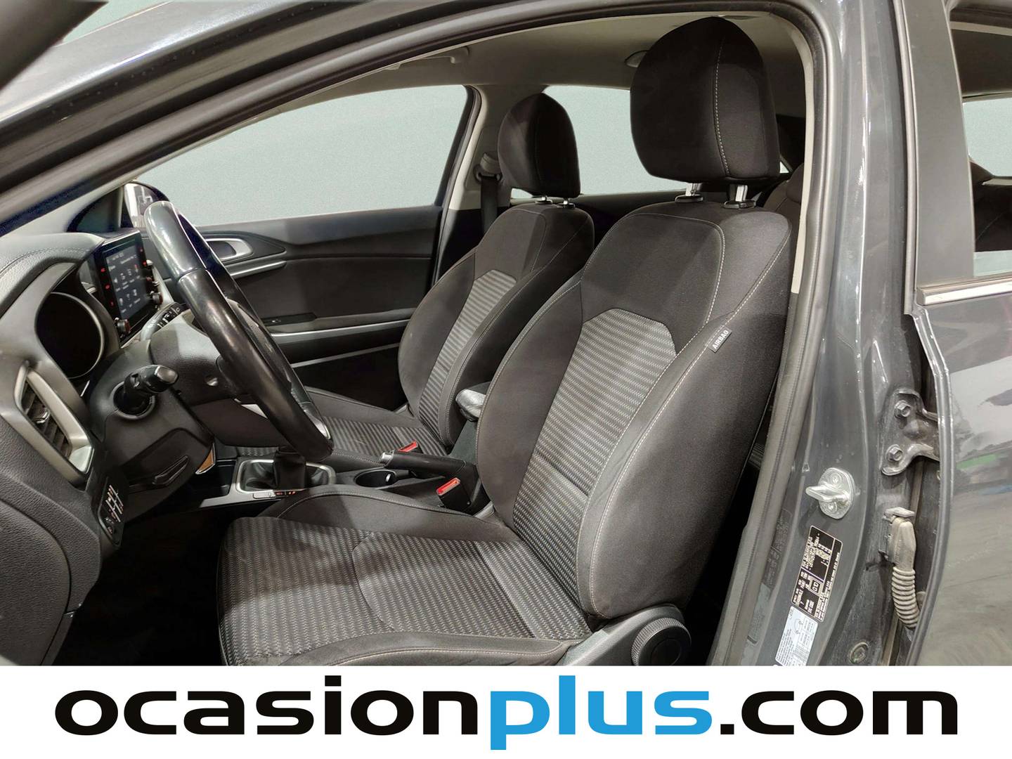 Foto asientos delanteros KIA Ceed KIA Ceed 1.6 MHEV iMT Drive (136 CV)