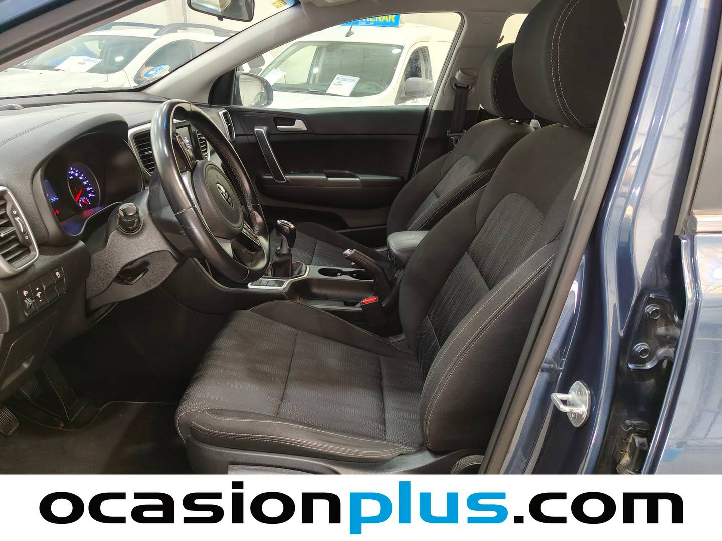 Foto asientos delanteros KIA Sportage KIA Sportage 1.6 MHEV Concept 4x2 (115 CV)