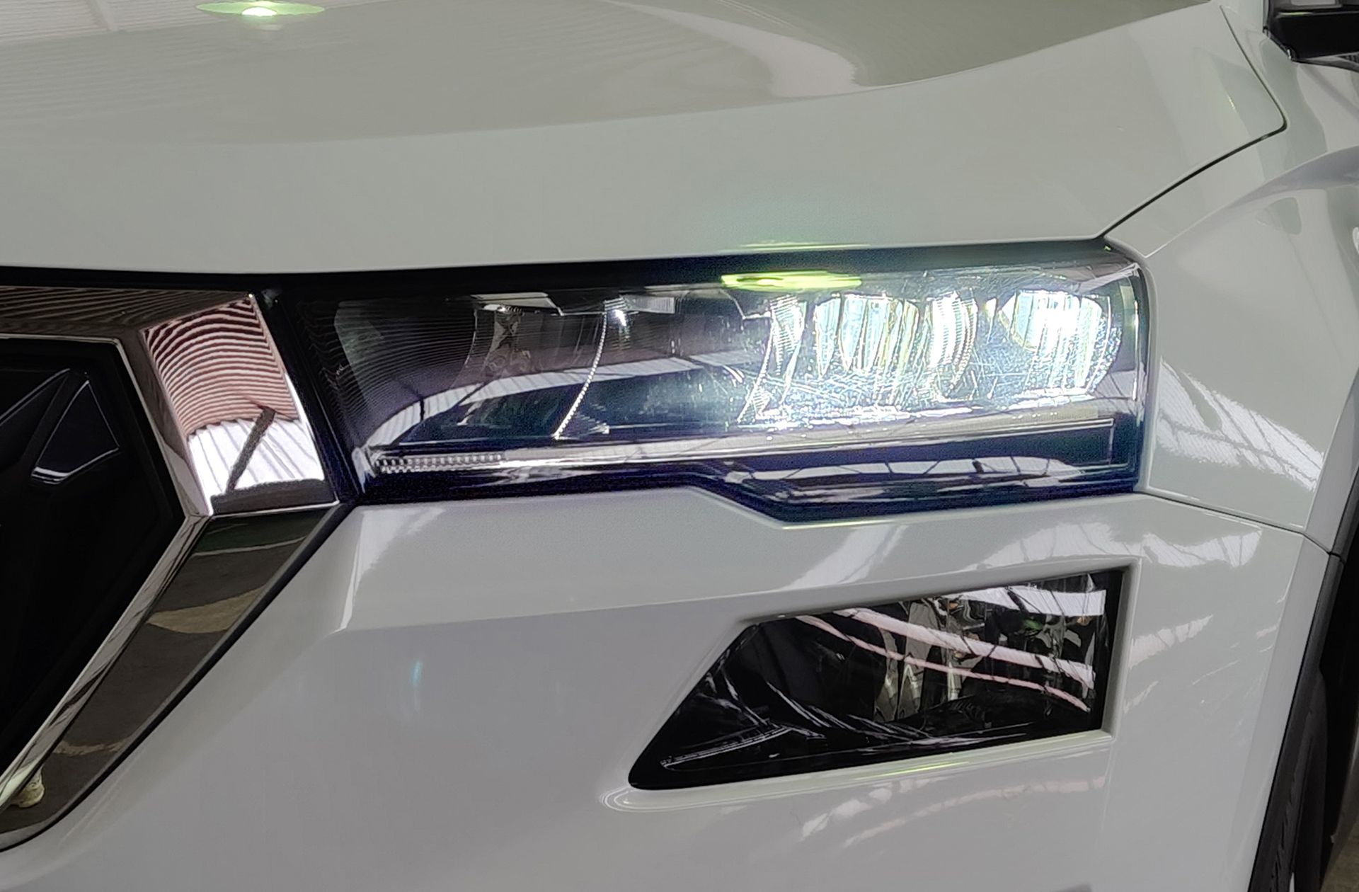 Škoda Karoq 2.0 TDI Selection - foto 12