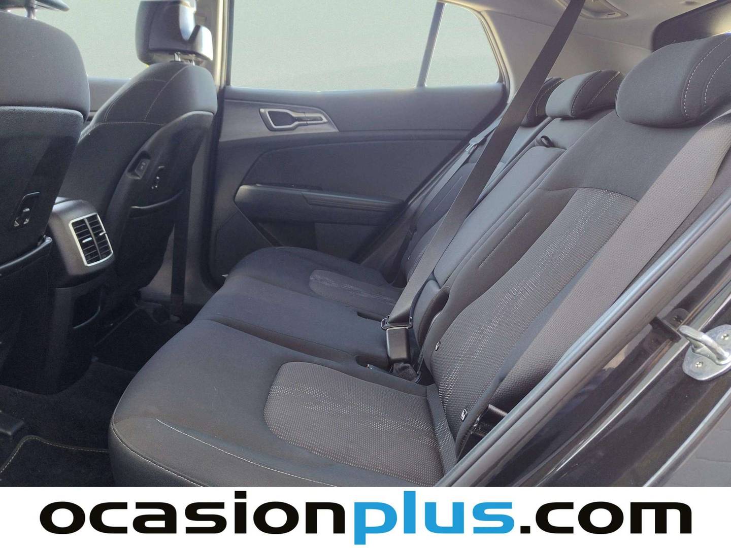 Foto asientos traseros KIA Sportage KIA Sportage 1.6 T-GDi MHEV Drive 4x2 (150 CV)