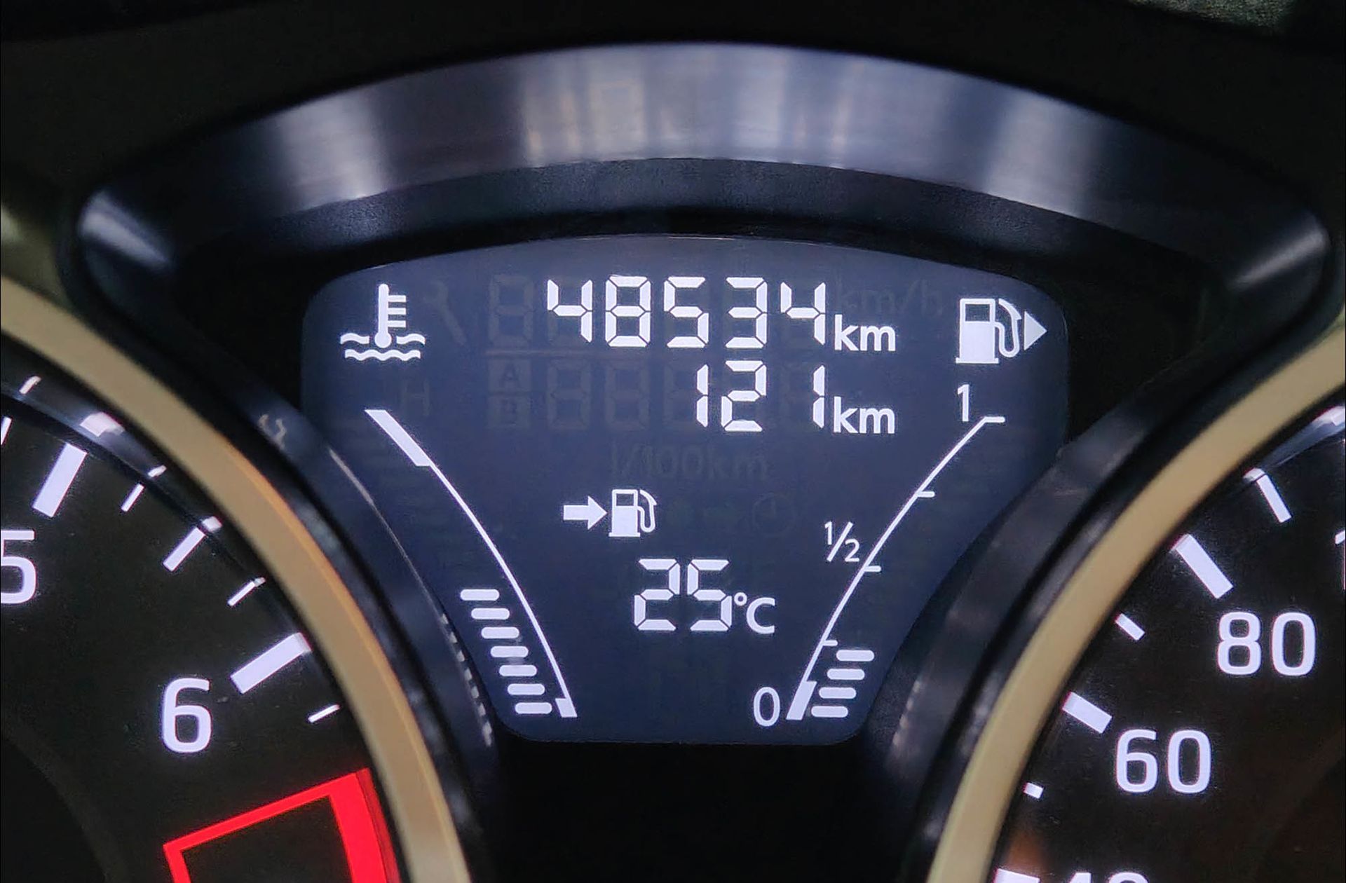 Nissan Juke G Tekna CVT - foto 10