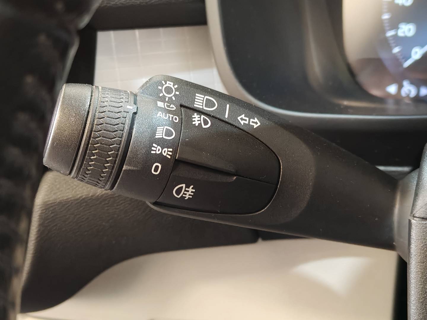 Foto Volvo XC40 Volvo XC40 D3 Momentum Auto 110 kW (150 CV)