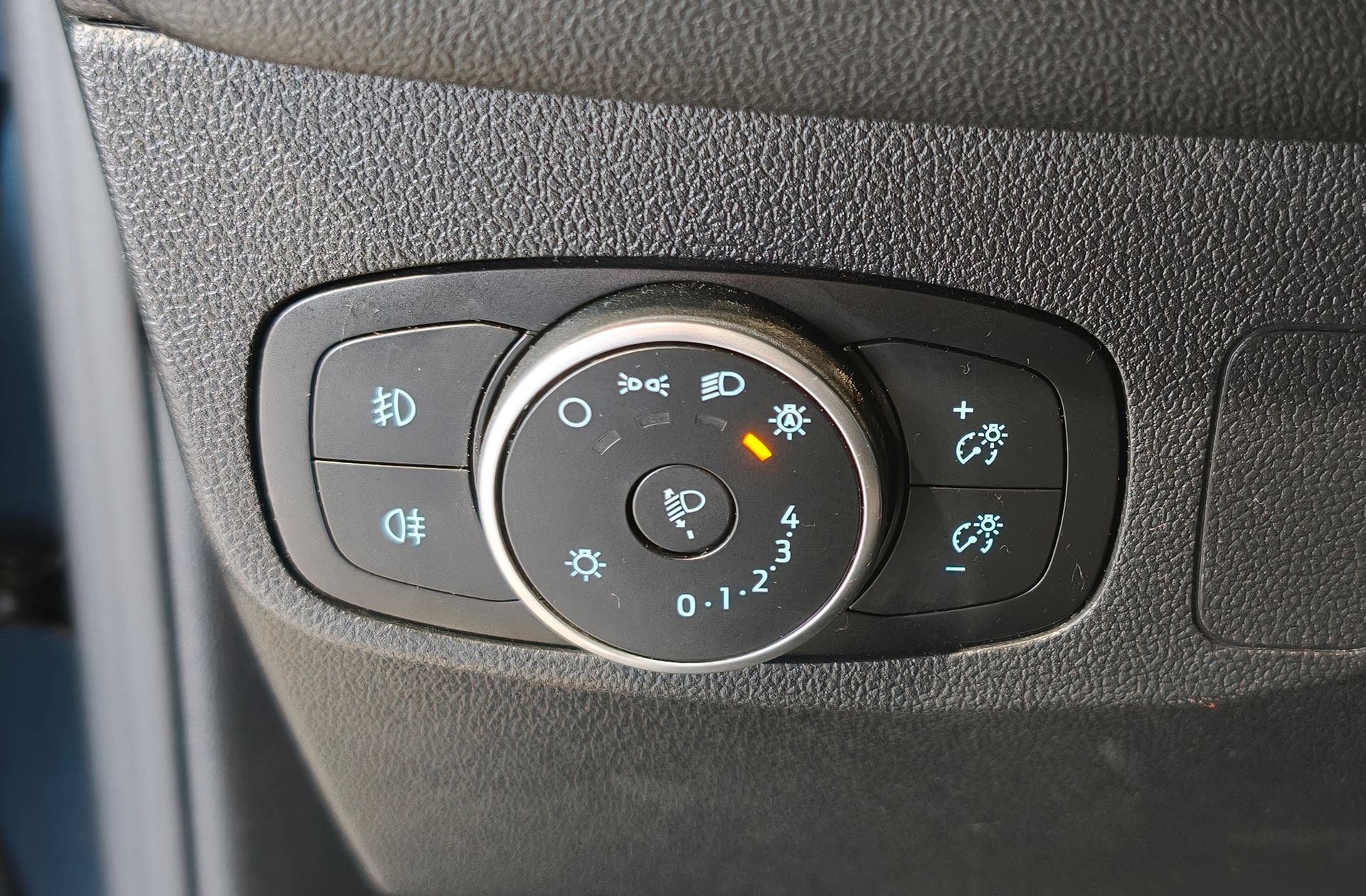 Ford Focus 1.5 EcoBlue ST-Line - foto 11