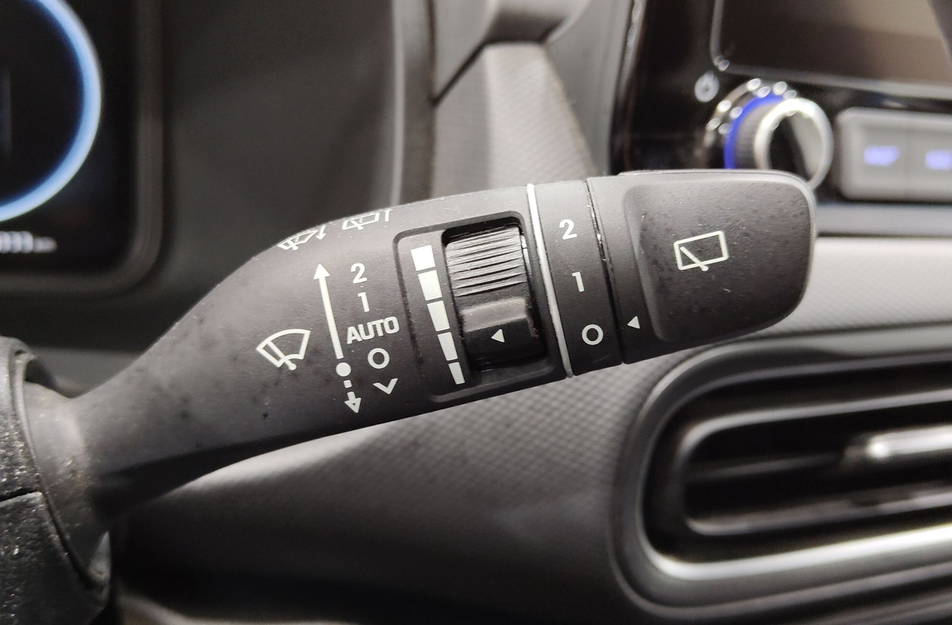 Hyundai Kona 1.6 GDI HEV Tecno 2C DCT - foto 33