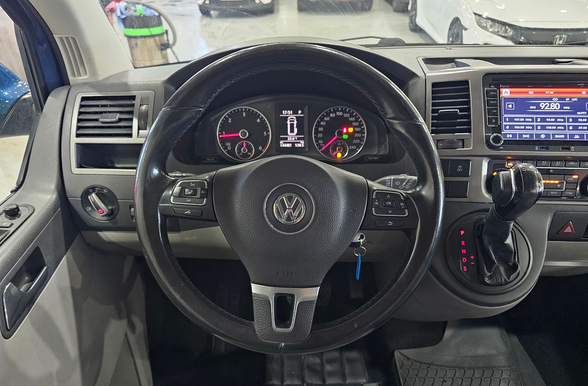 Volkswagen Caravelle Comfortline Edition 2.0 TDI BMT Corto DSG - foto 24