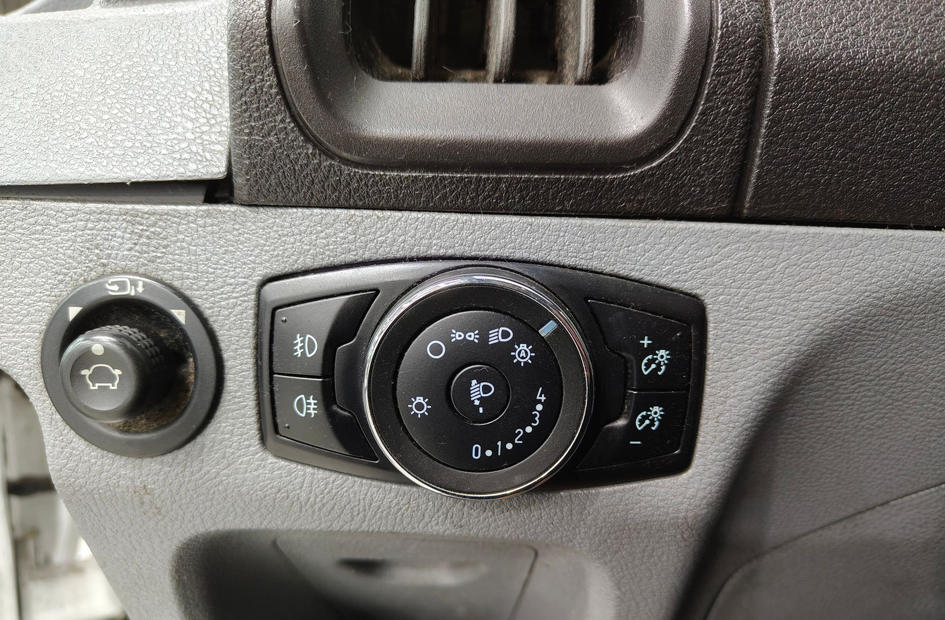 Ford Transit Furgon 350 L3H2 Trend Delantera - foto 27