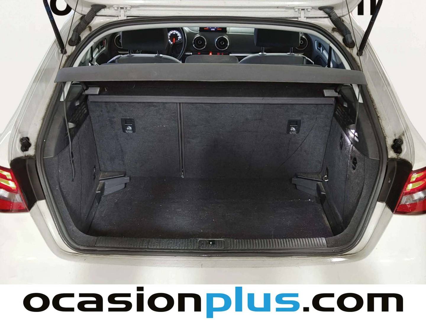 Fotos maletero Audi A3 Audi A3 1.6 TDI Attraction edition (105 CV)