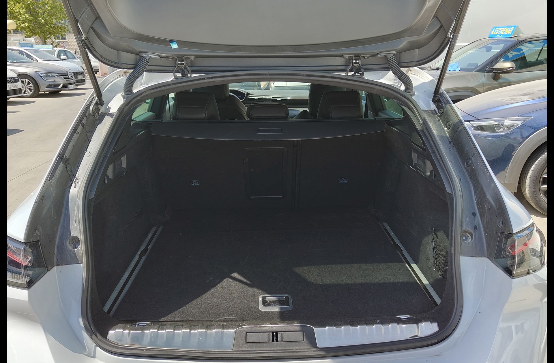 Peugeot 508 SW SW BlueHDi 130 GT EAT8 - foto 25