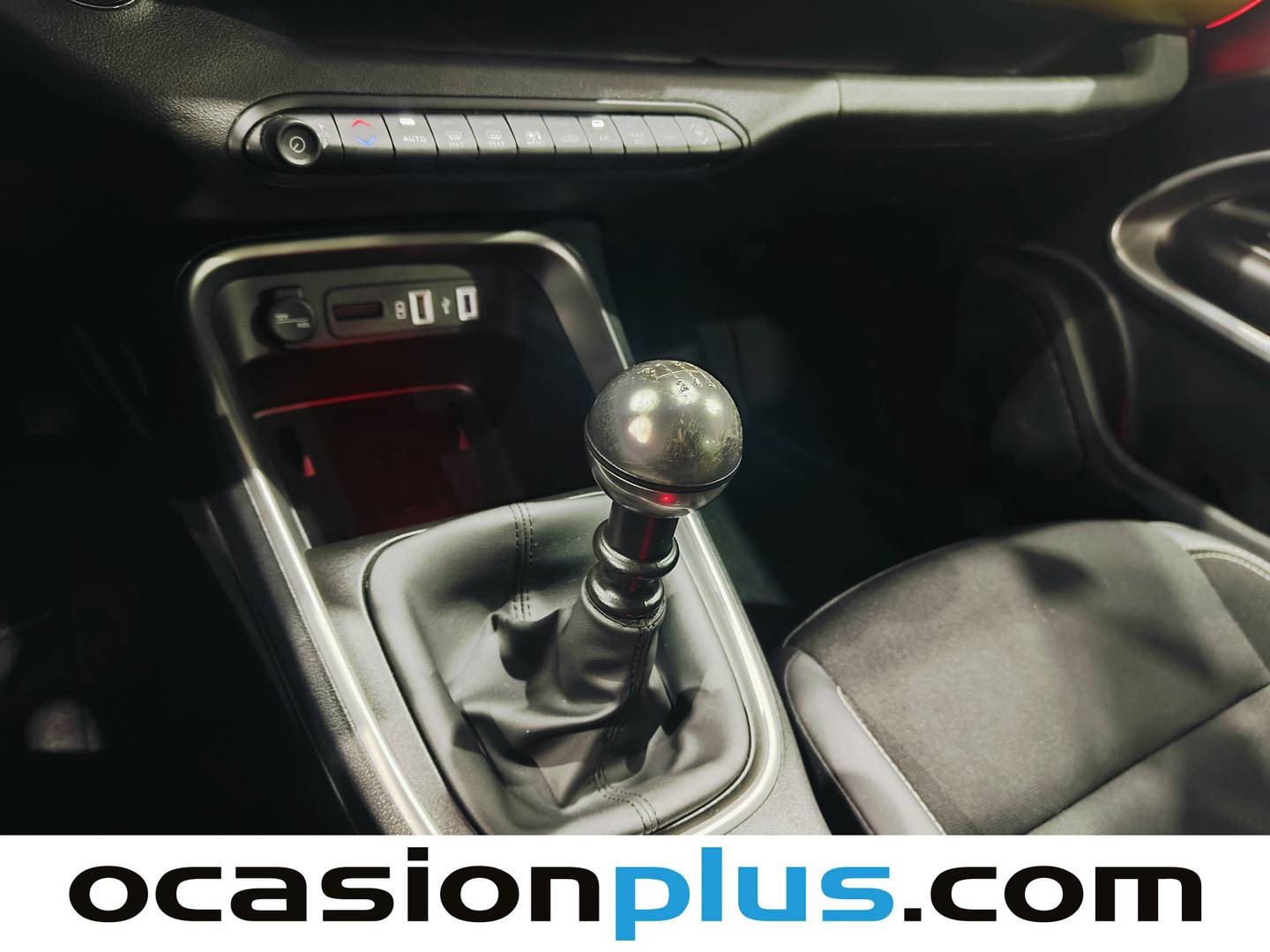 Foto Jeep Avenger Jeep Avenger 1.2 G Summit (100 CV)