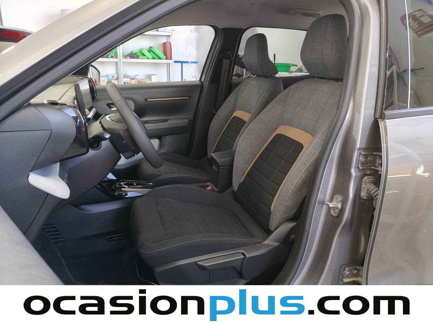 Foto asientos delanteros Citroën C3 Aircross Citroën C3 Aircross Hybrid 145 Plus e-DCS6 (145 CV)