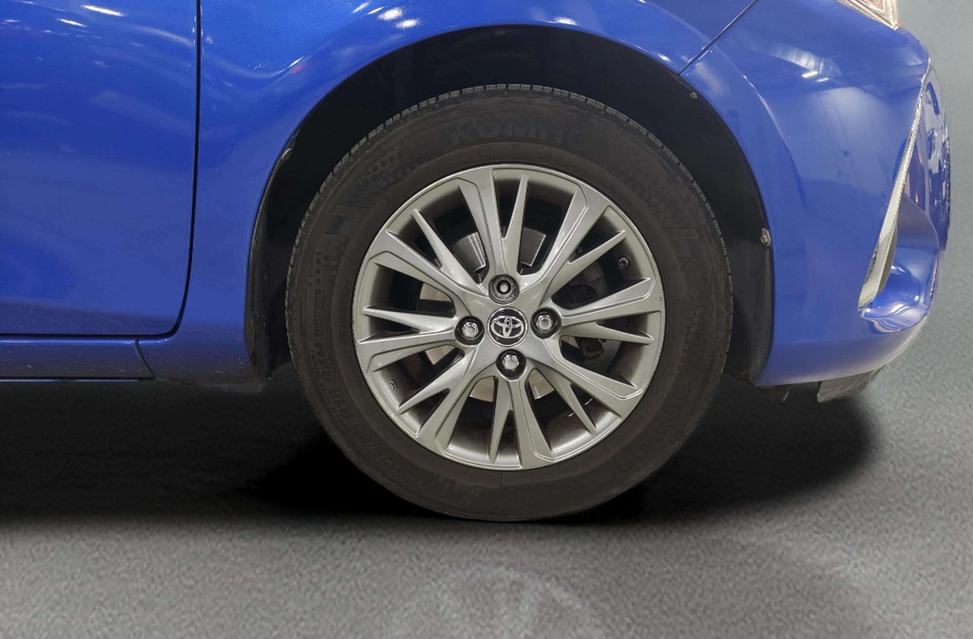 Toyota Yaris 70 Active - foto 34