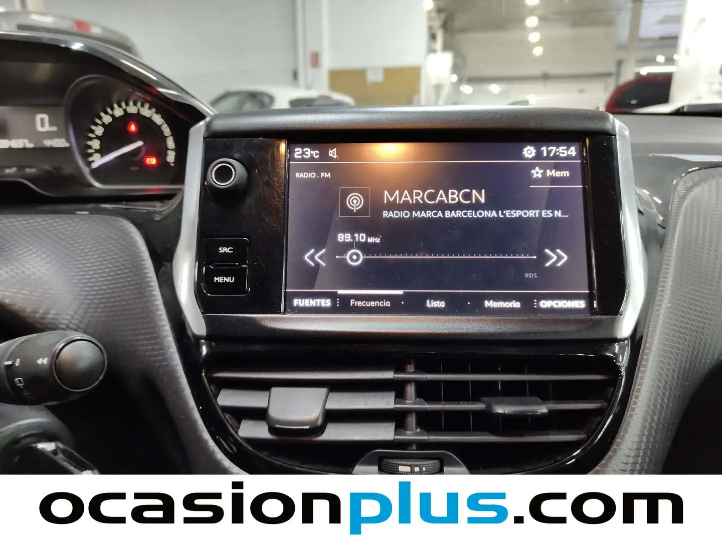 Foto Peugeot 2008 Peugeot 2008 PureTech Signature  (82 CV)