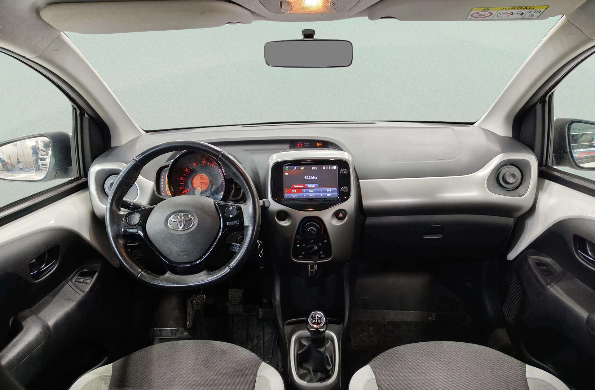Toyota Aygo 1.0 70 x-play - foto 6