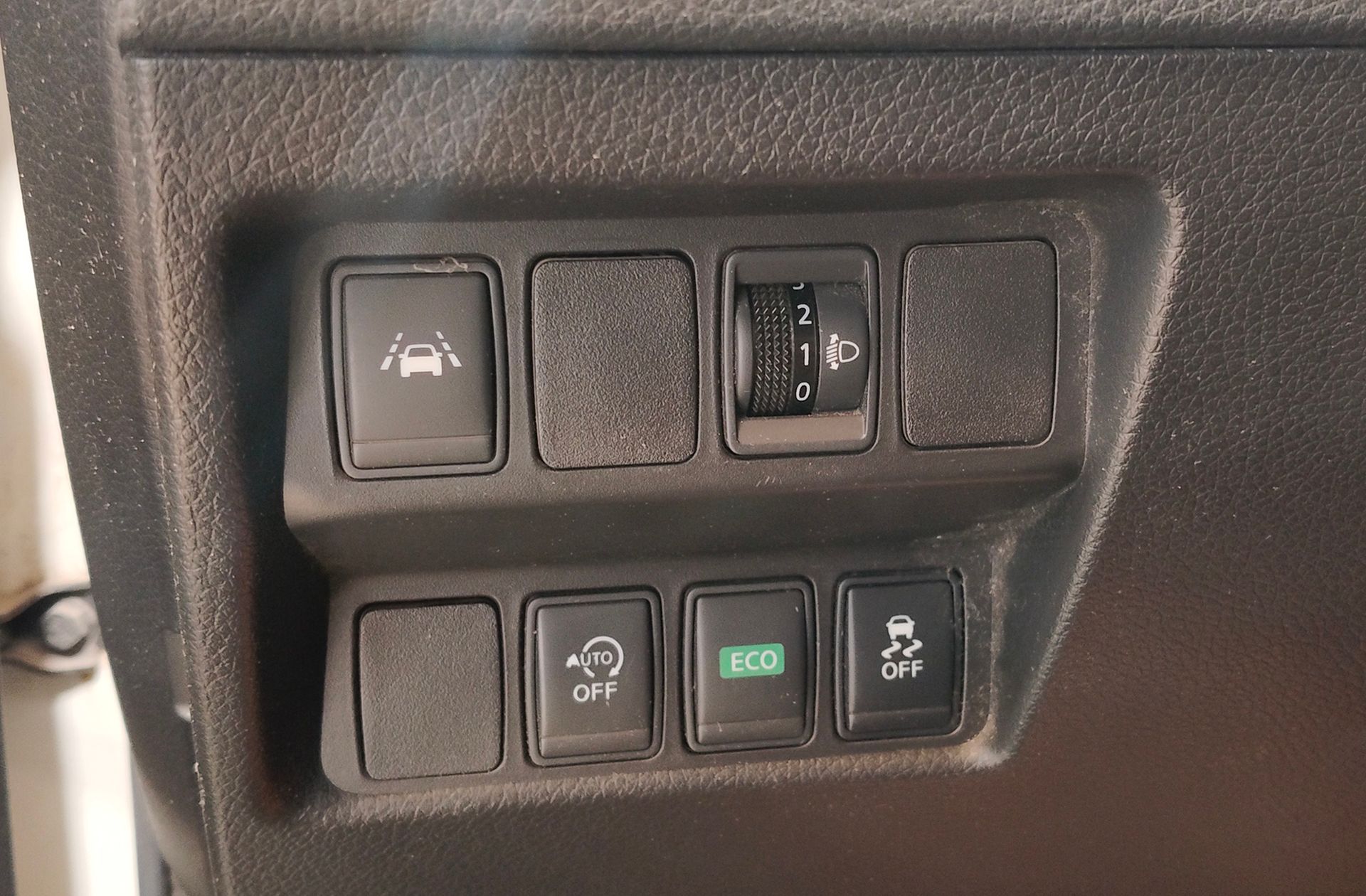 Nissan Qashqai 1.2 DIG-T N-Connecta 4x2 XTronic - foto 9
