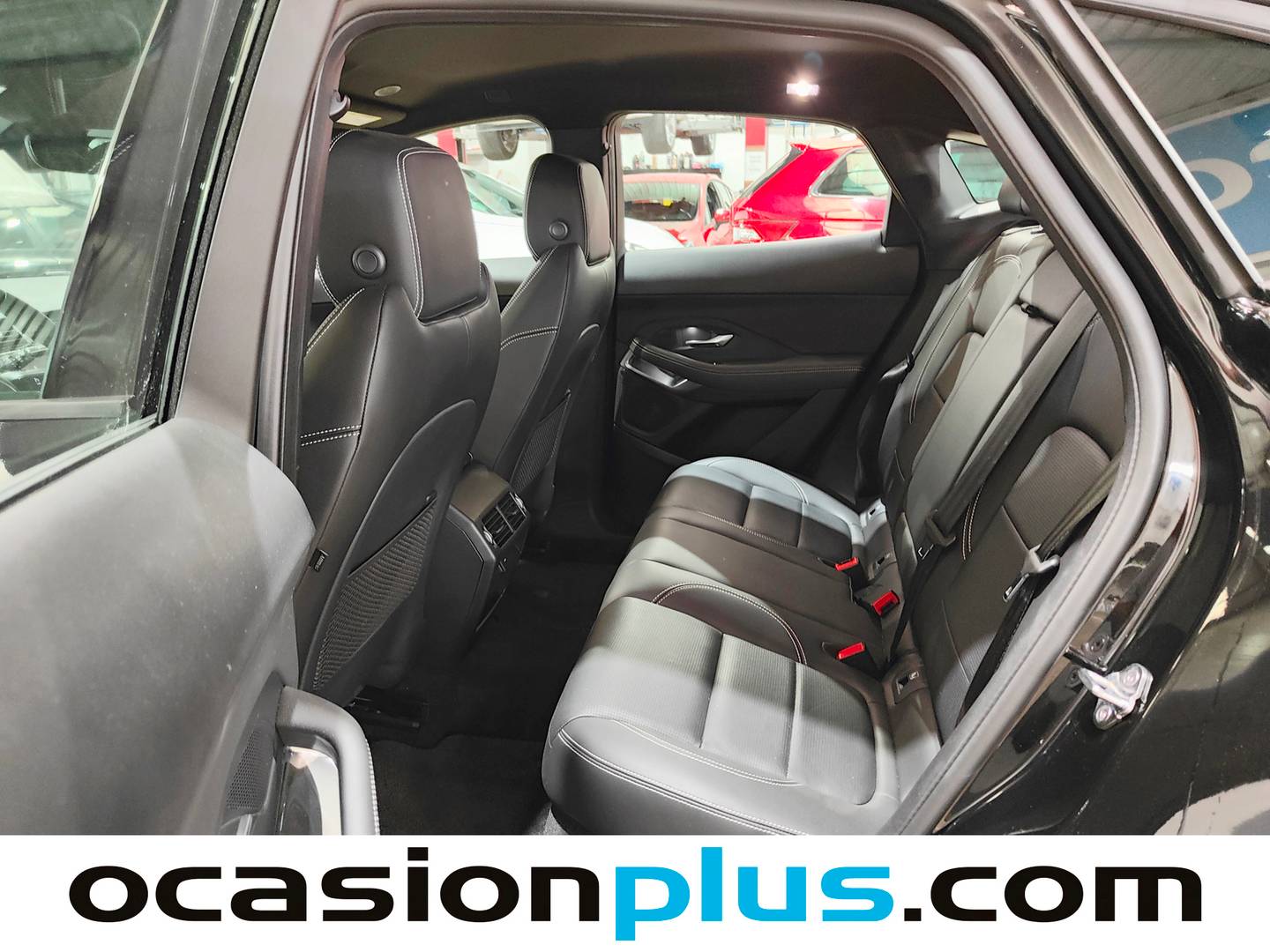 Foto asientos traseros Jaguar E-Pace Jaguar E-PACE 2.0D MHEV R-Dynamic S 4WD Auto (163 CV)