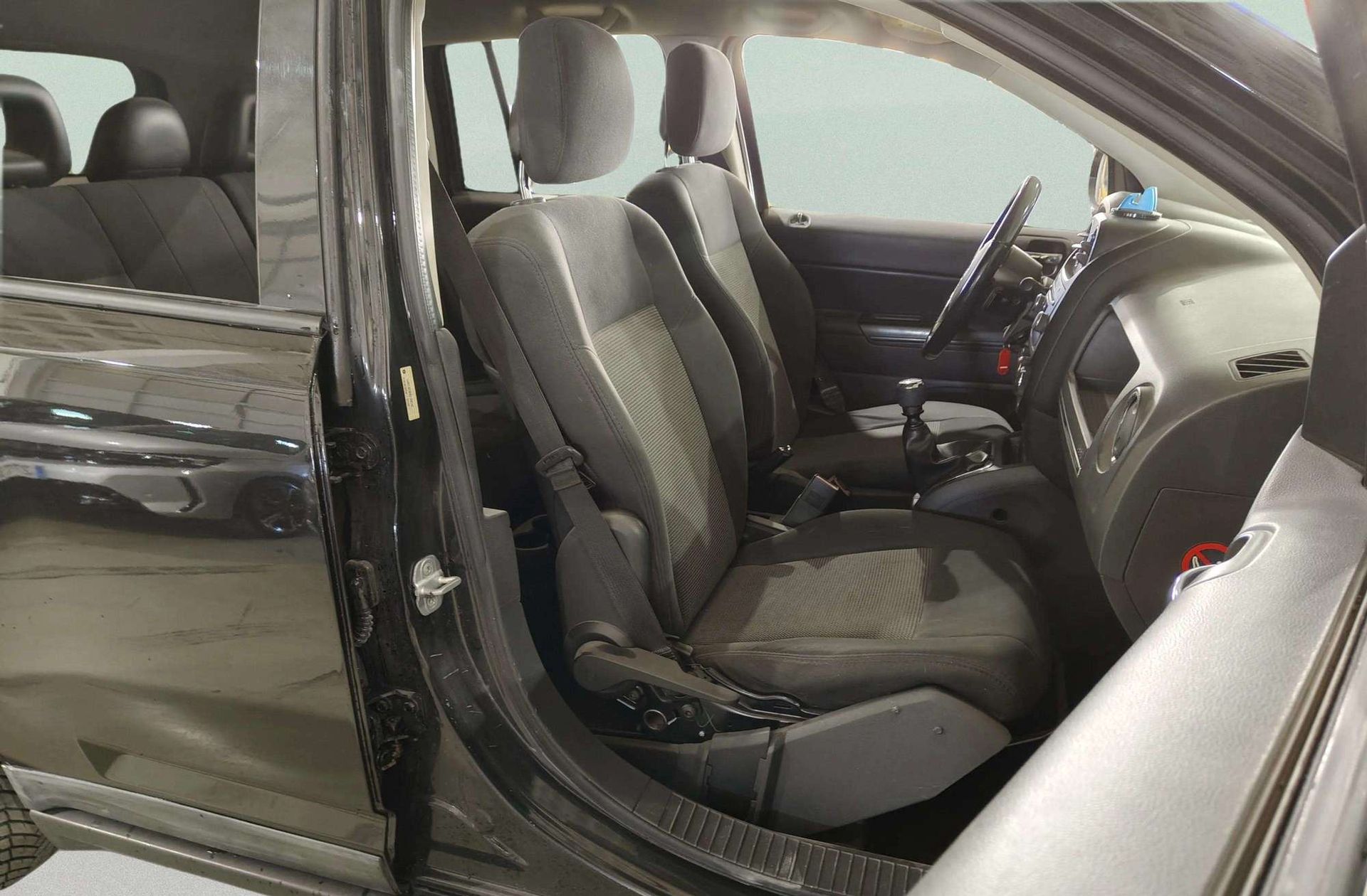 Jeep Compass 2.2 CRD Sport 4x2 - foto 14