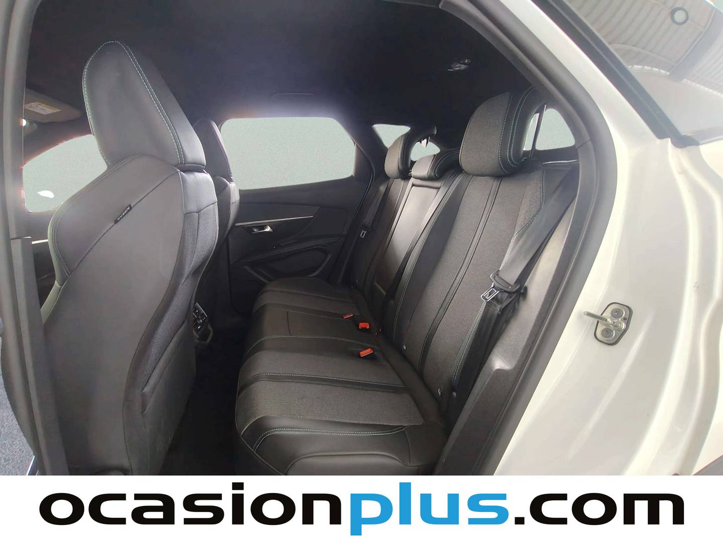 Foto Peugeot 3008 Hybrid Peugeot 3008 Hybrid 300 Allure Pack e-EAT8  (300 CV)