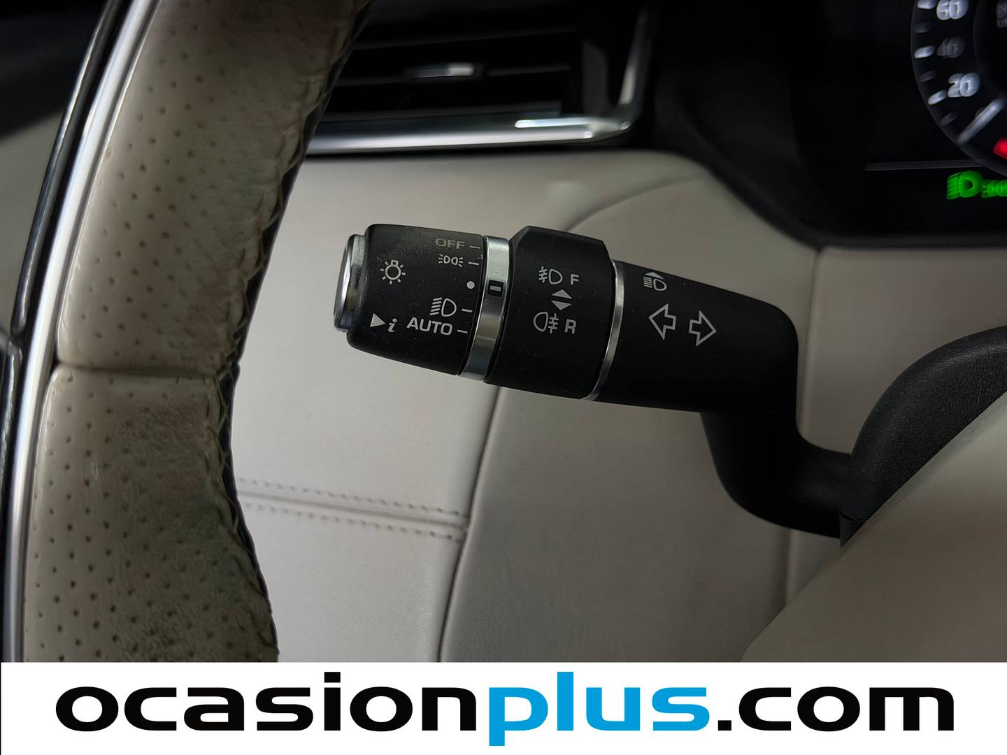 Land Rover Range Rover Velar Land Rover Range Rover Velar D300 R-Dynamic SE 4WD Auto (300 CV) diésel