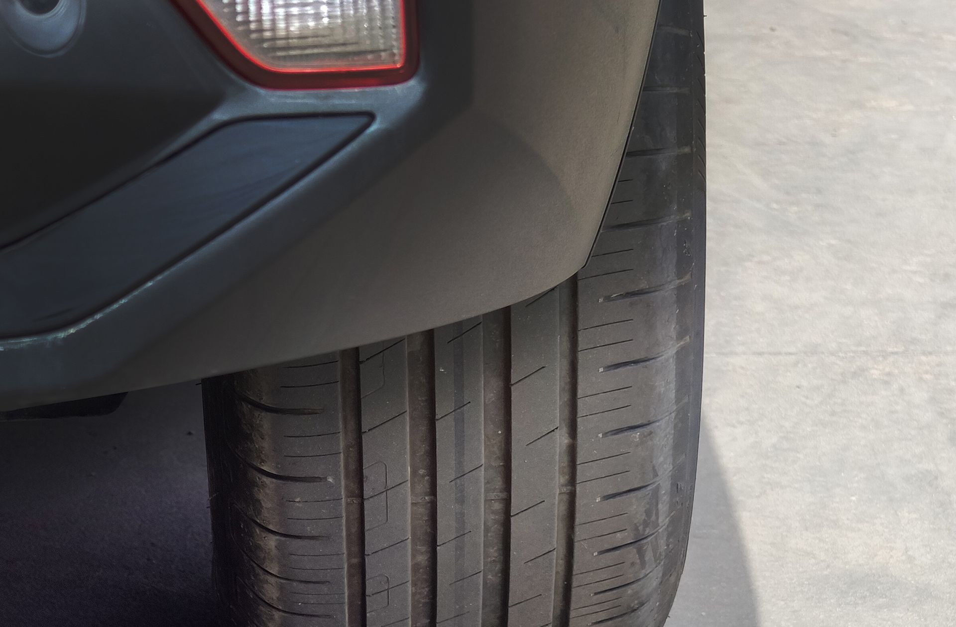 Peugeot 408 Allure Hybrid 145 eDCS6 - foto 41