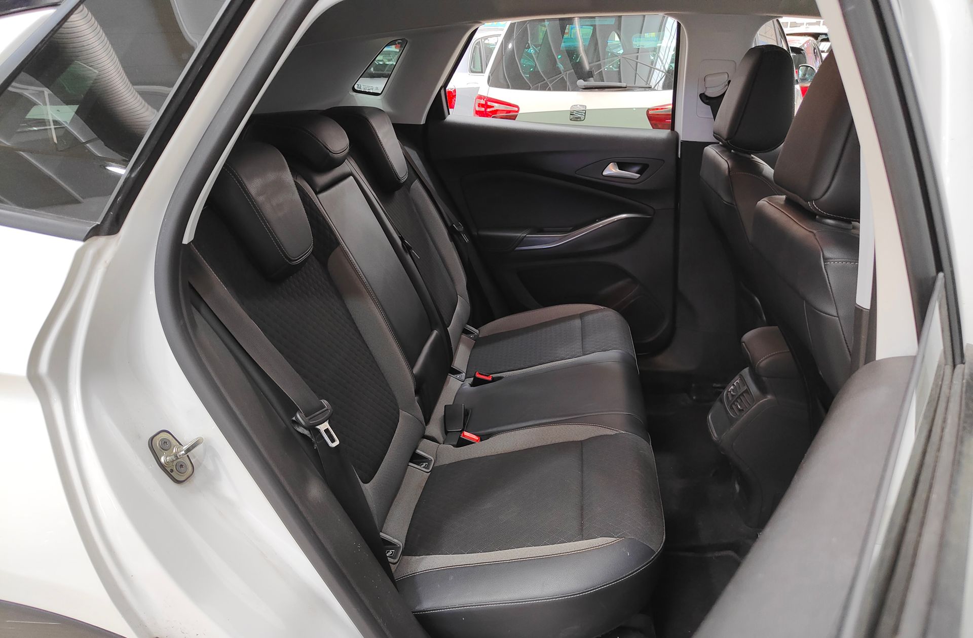 Opel Grandland 1.2 Turbo Excellence - foto 15