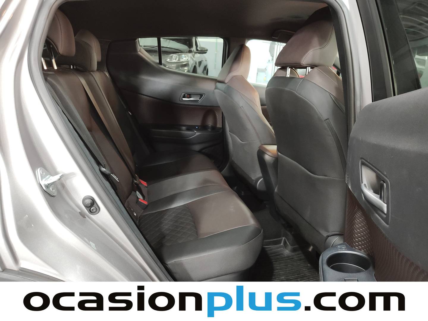 Foto Toyota C-HR Toyota C-HR 1.8 125H Dynamic Plus (122 CV)