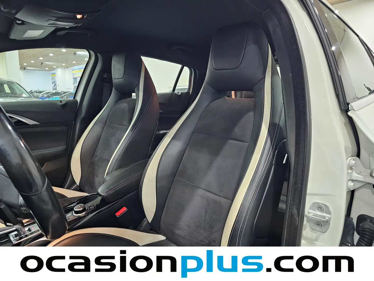 Foto Infiniti Q30 Infiniti Q30 2.2D Sport 7DCT (170 CV)