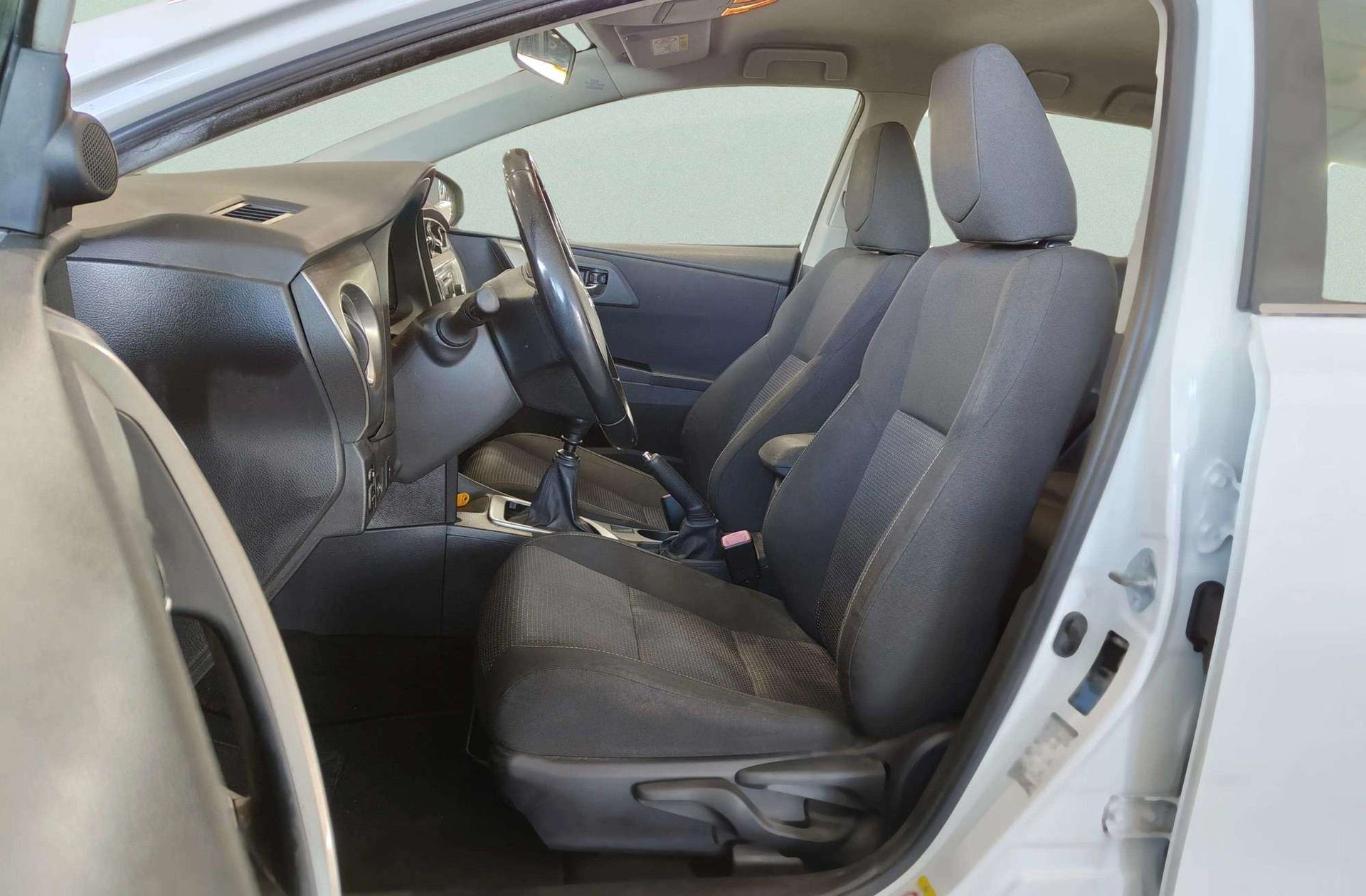 Toyota Auris 130 Touring Sports Active - foto 9