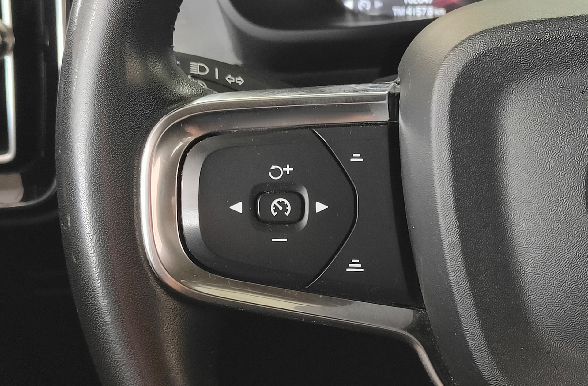 Volvo XC40 T3 Business Plus - foto 26