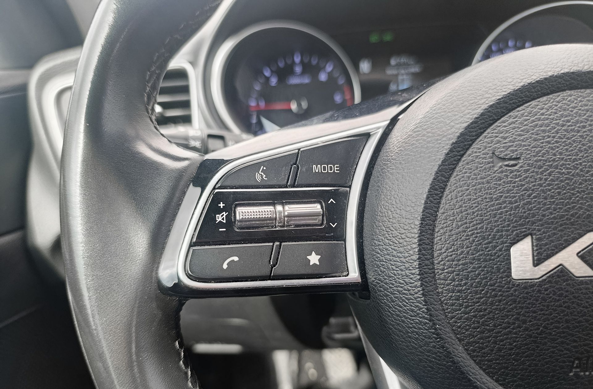 Kia Ceed 1.6 MHEV iMT Drive - foto 31