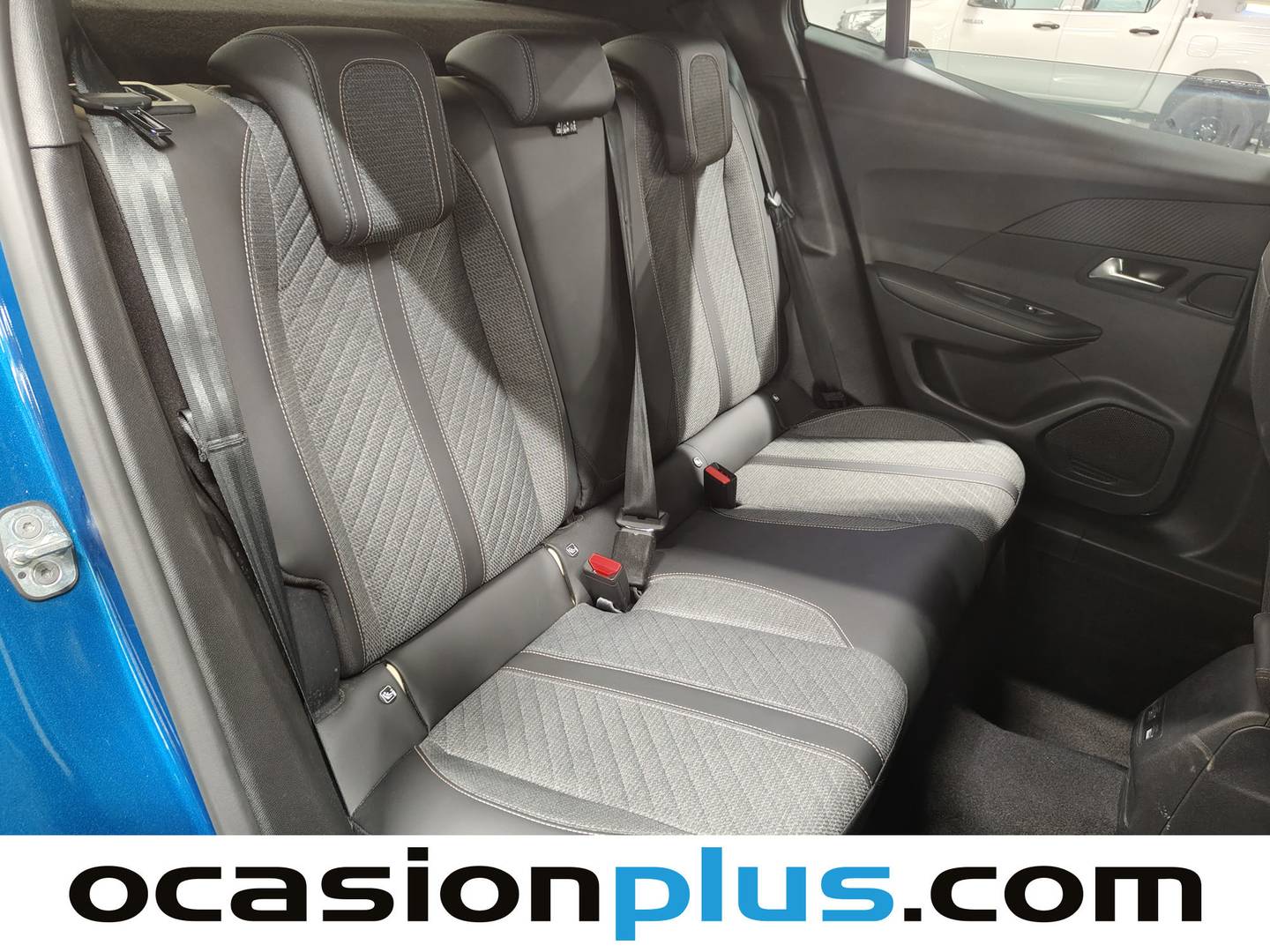 Foto Peugeot 2008 Peugeot 2008 Allure Hybrid eDCS6 (136 CV)