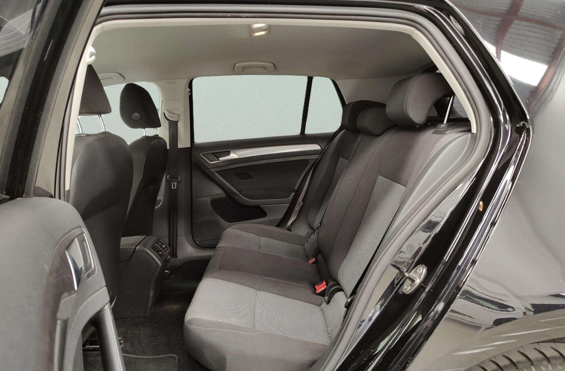 Volkswagen Golf Edition 1.6 TDI BMT - foto 9