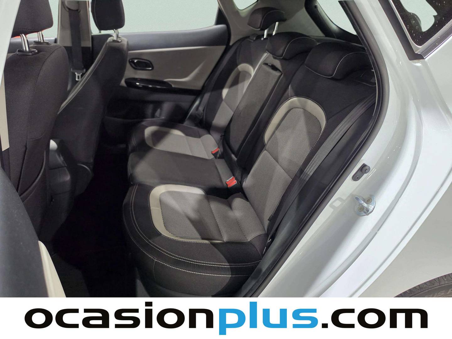 Foto asientos traseros KIA Ceed KIA Ceed 1.4 CVVT Tech (100 CV)