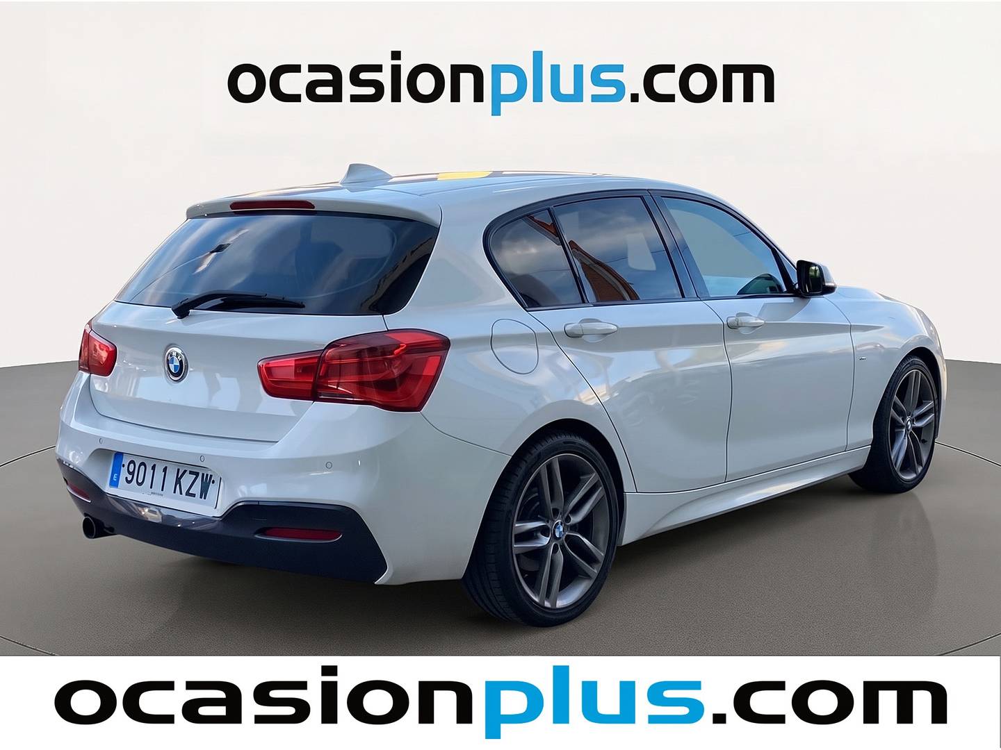 Foto trasera BMW Serie 1 BMW Serie 1 118d (150 CV)Pack M derecha
