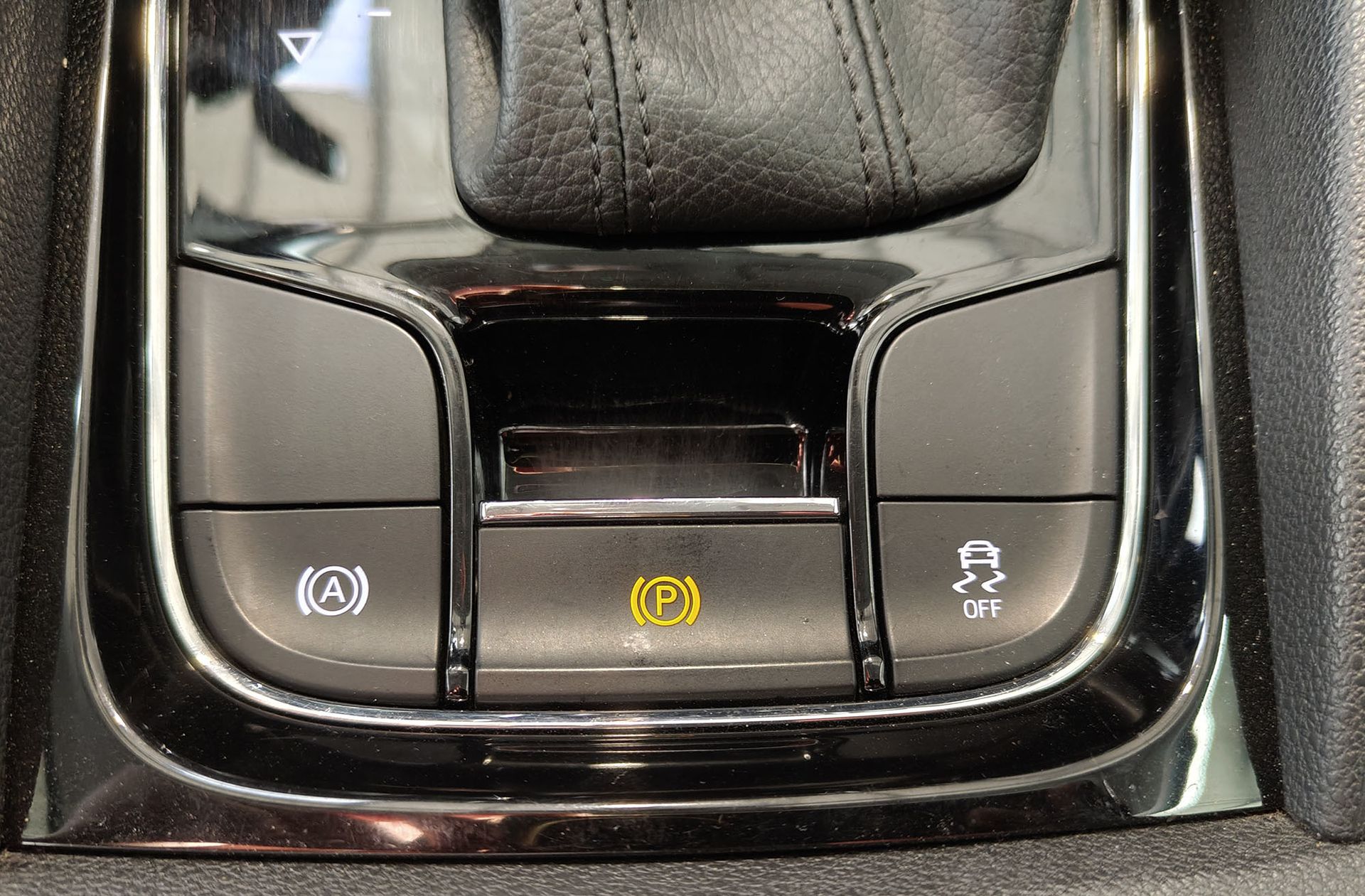 Škoda Karoq 2.0 TDI Ambition 4x4 DSG - foto 32