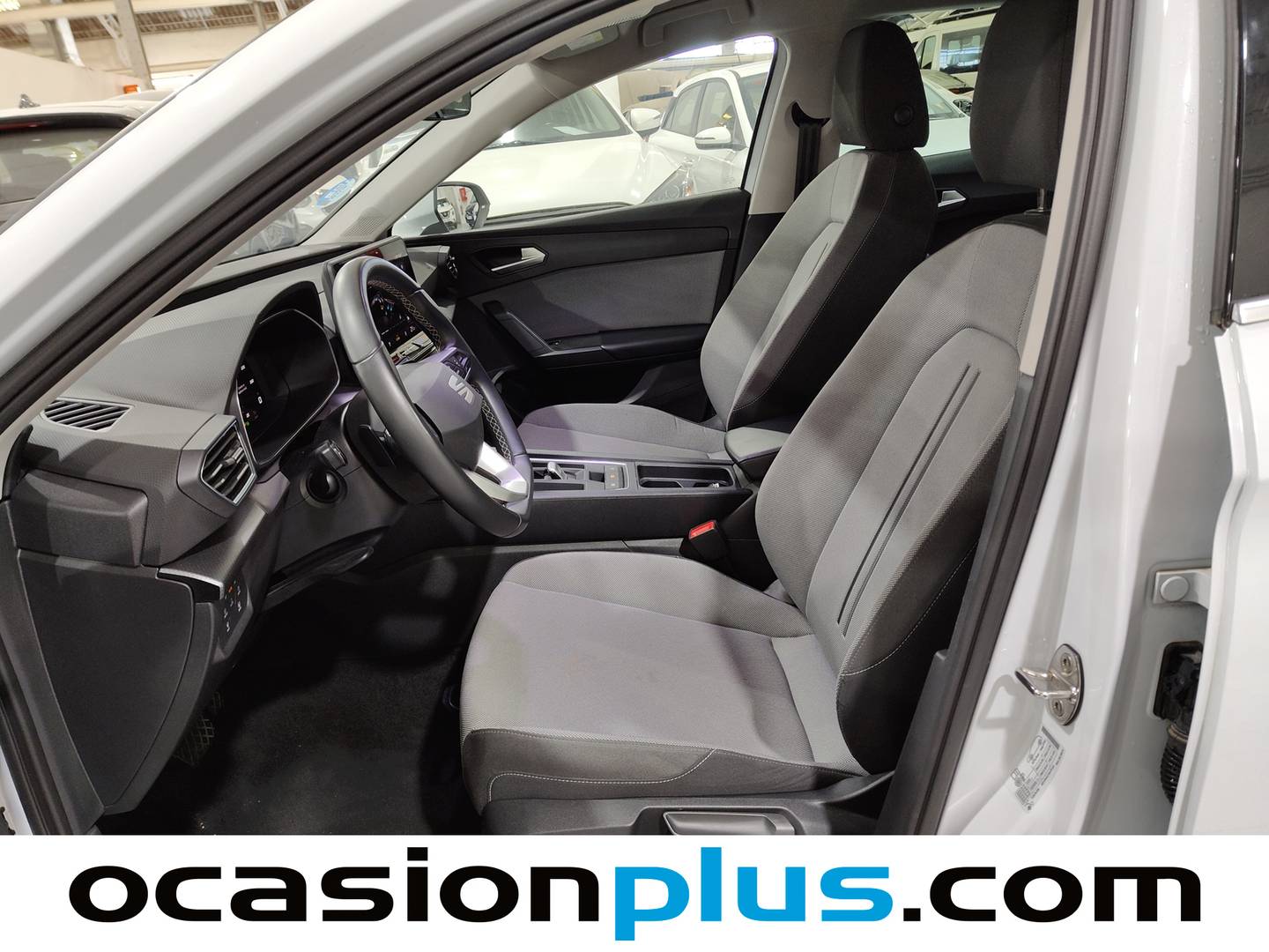 Foto asientos delanteros Seat León Seat León 1.5 eTSI Style 25 Aniversario DSG (116 CV)