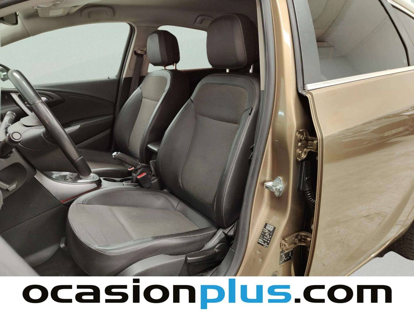 Foto asientos delanteros Opel Astra Opel Astra 1.7 CDTI S&S Excellence (130 CV)