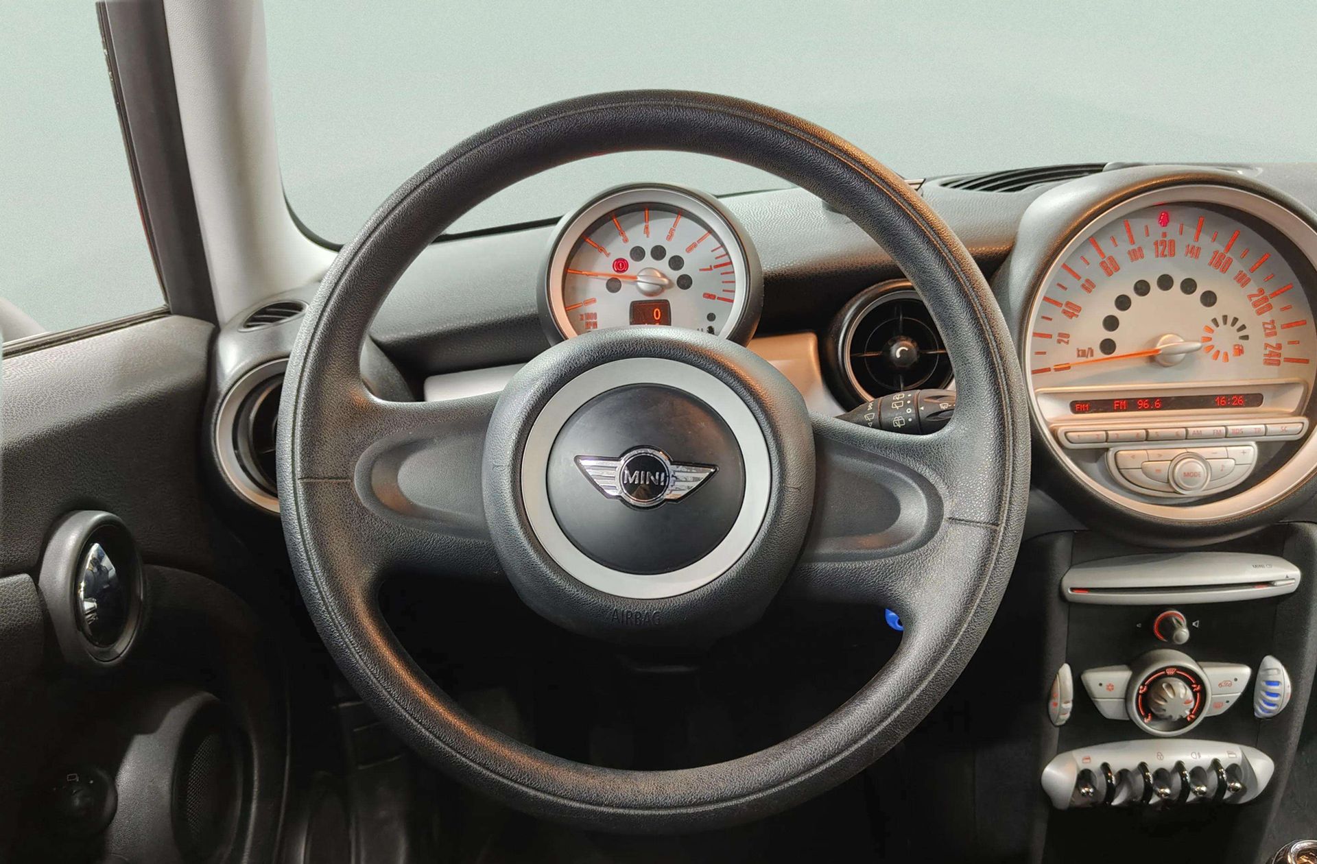 MINI Cooper One - foto 17