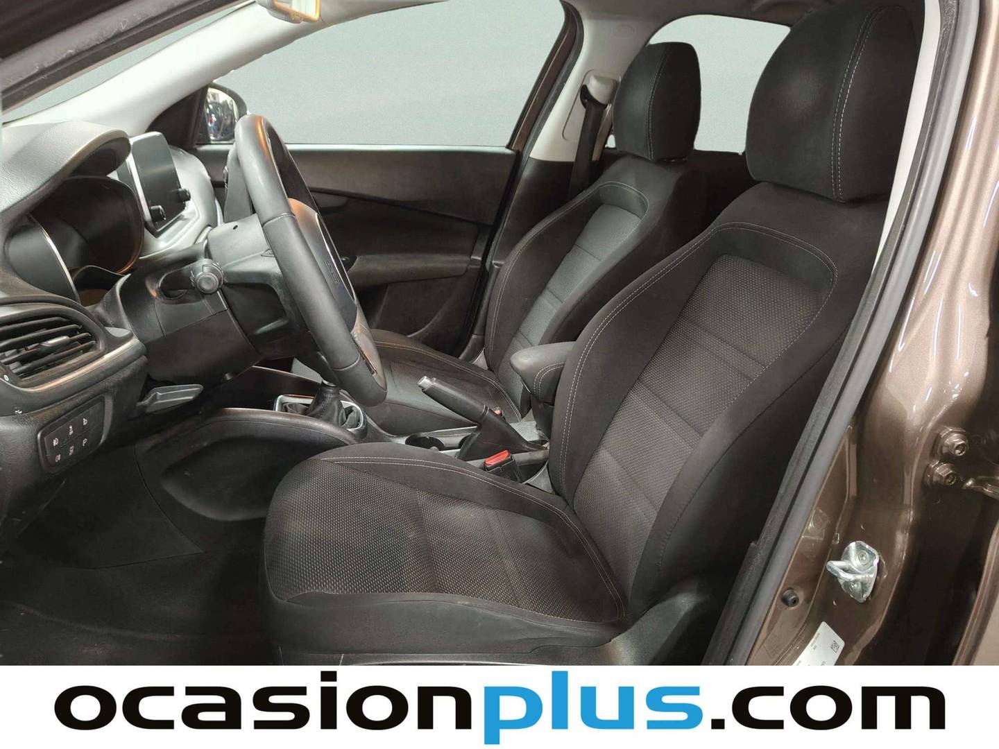Foto asientos delanteros Fiat Tipo Fiat Tipo SW SW 1.4 gasolina/GLP Lounge (120 CV)