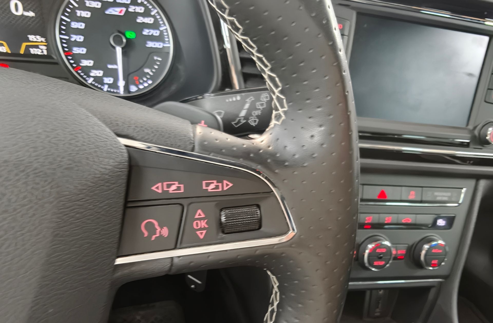 SEAT León ST 2.0 TSI Cupra DSG - foto 39