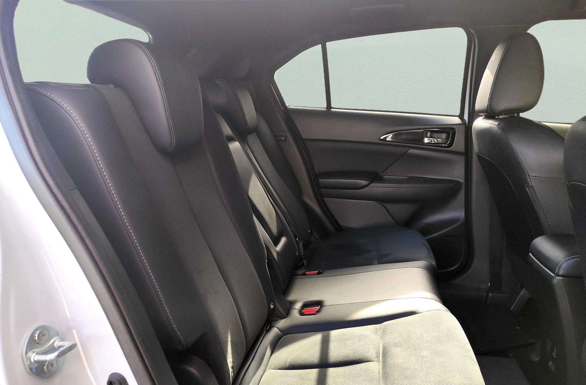 Mitsubishi Eclipse Cross 2.4 PHEV Kaiteki 4WD - foto 16