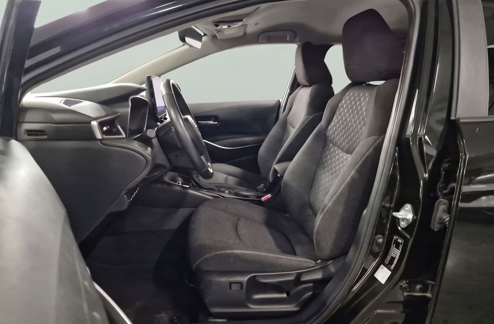 Toyota Corolla 140H Style - foto 12