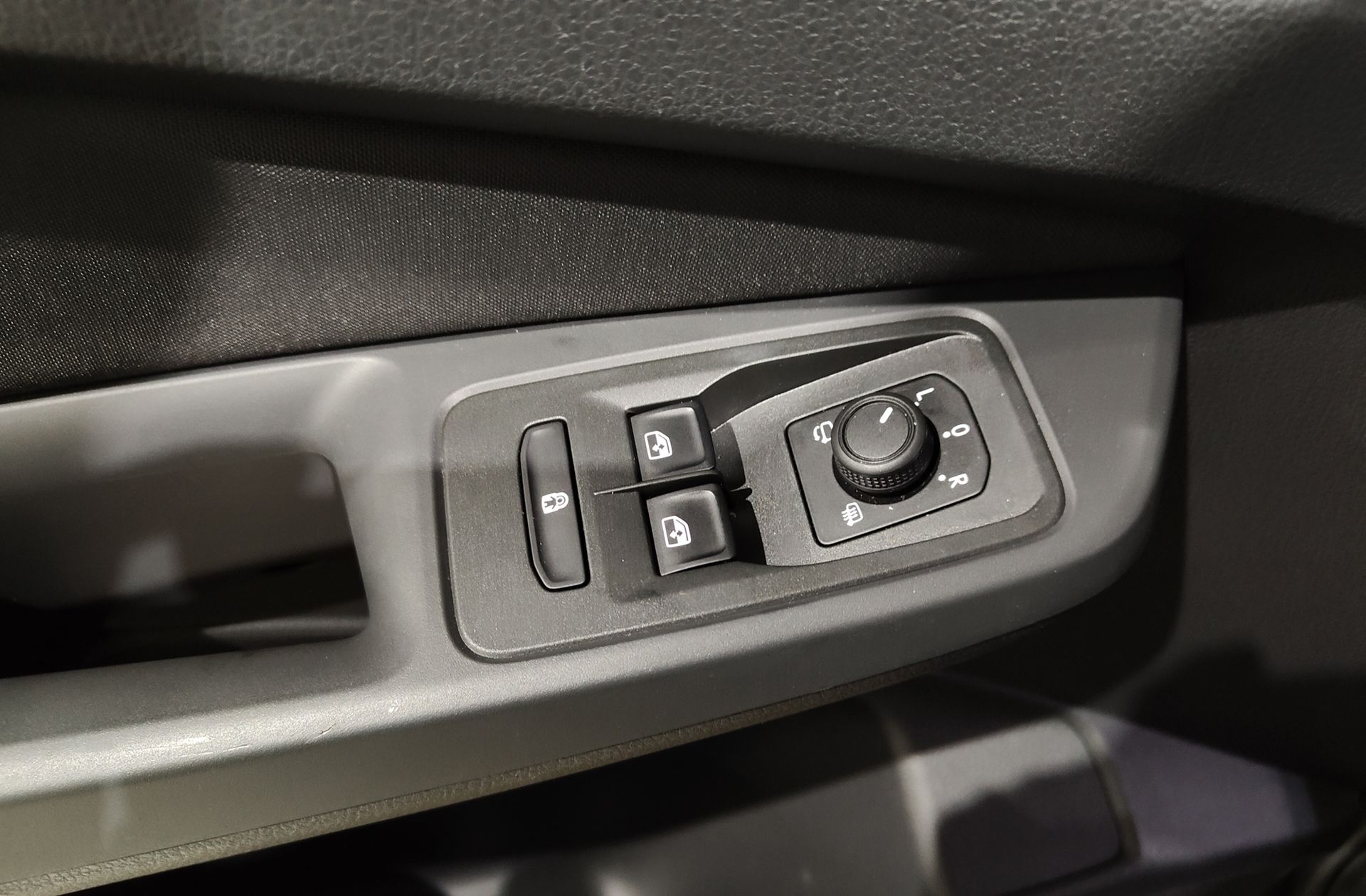 Ford Grand Tourneo Connect 2.0 EcoBlue Titanium - foto 38