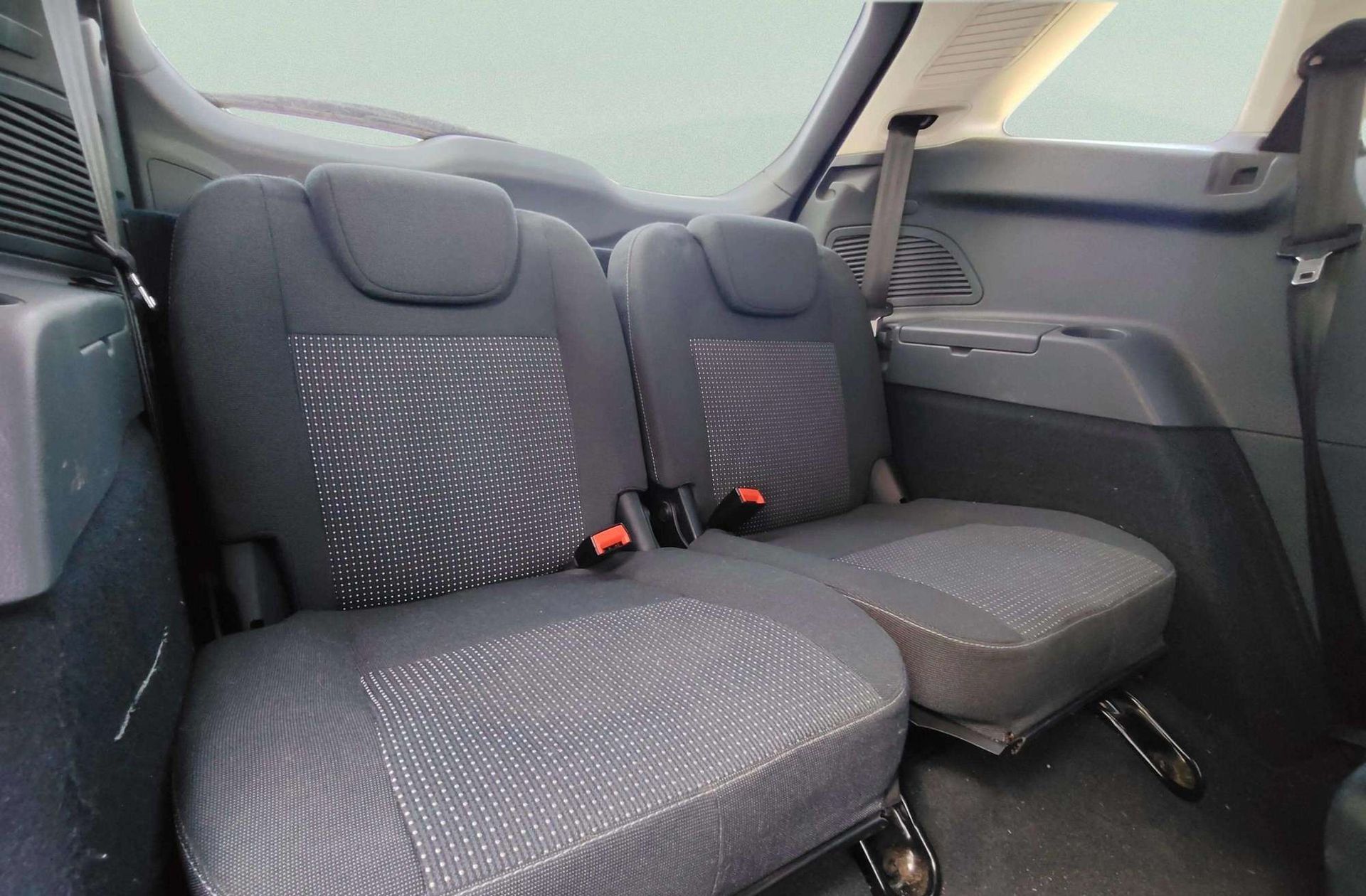 Ford Grand C-Max 1.6 TDCi Trend 7 plazas - foto 6