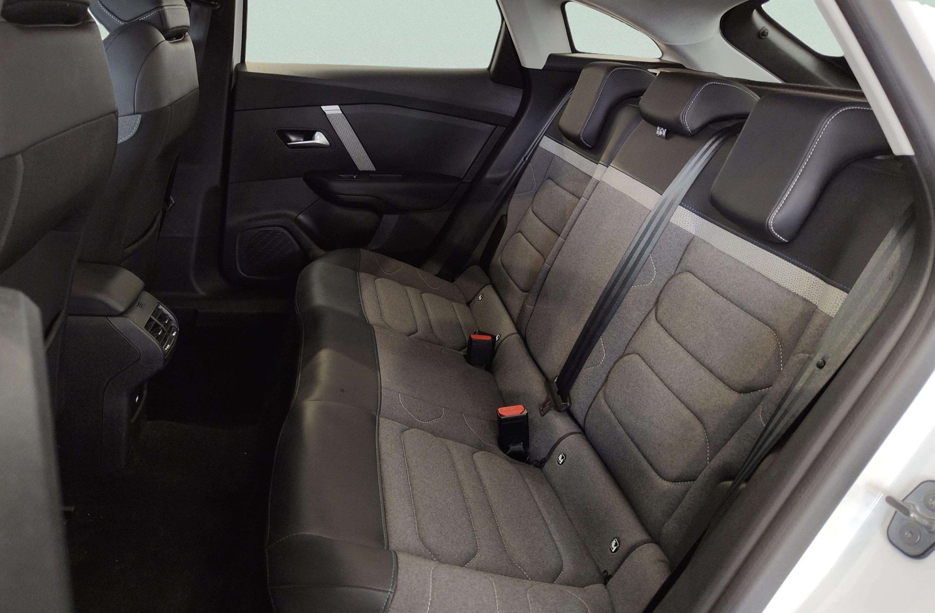 Citroën C4 PureTech 130 Plus - foto 10