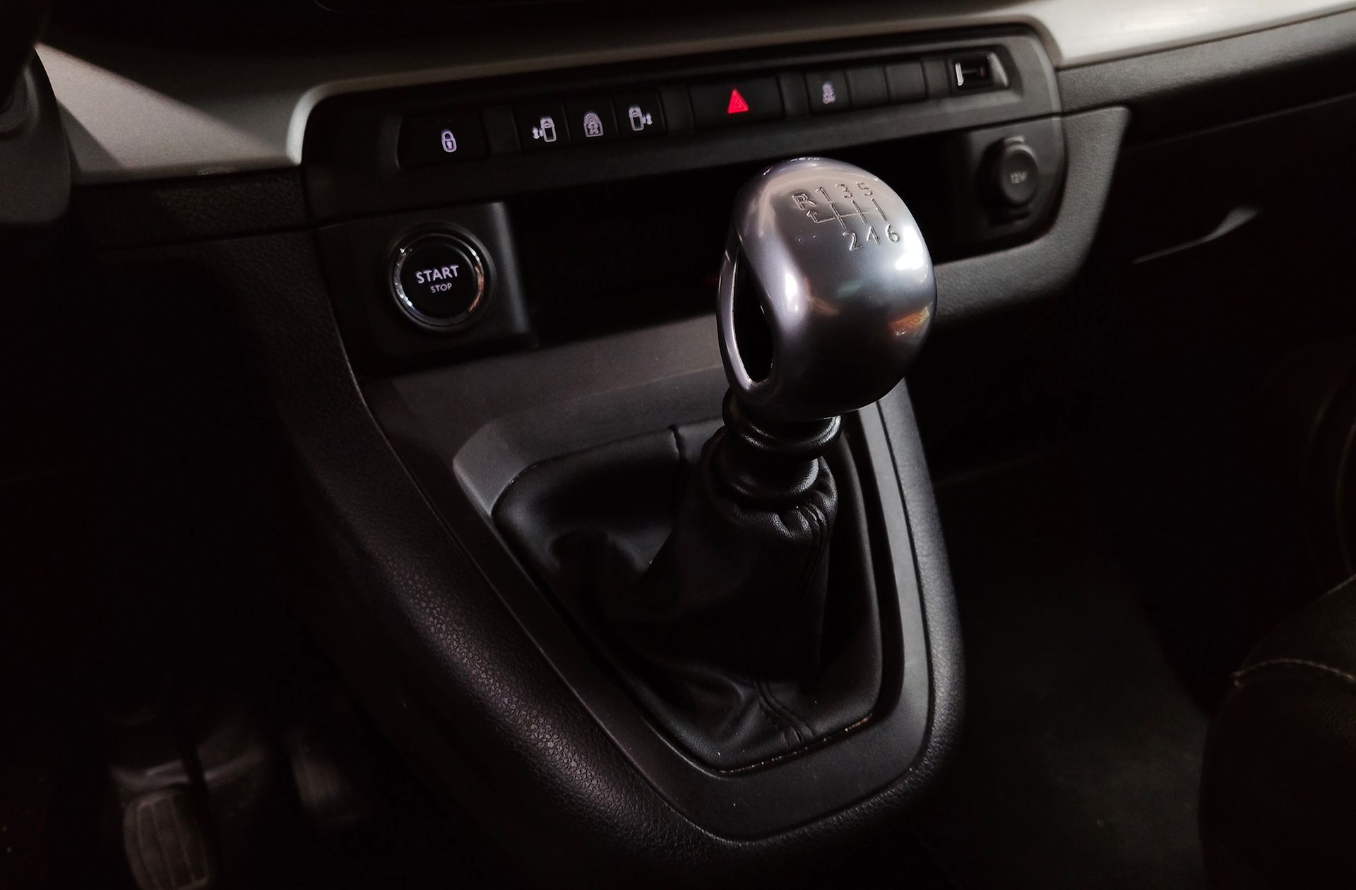 Peugeot Traveller Business VIP Long BlueHDi 7 plazas - foto 5