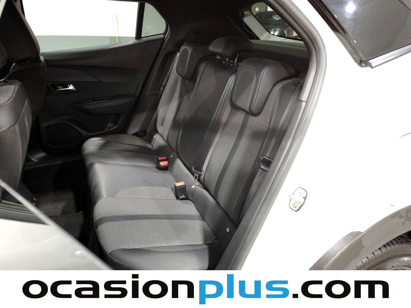 Foto Peugeot 2008 Peugeot 2008 PureTech 130 S&S Allure Pack (130 CV)